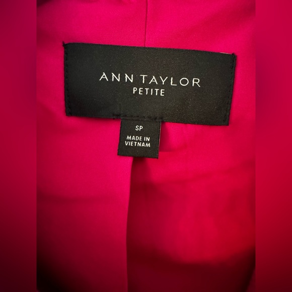 Ann Taylor women’s double breasted trenchcoat in razzle dazzle, petite small. 🩷 - Picture 7 of 13